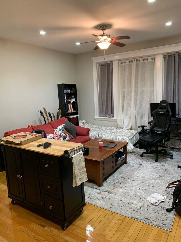 Building Photo - 33 Highgate St