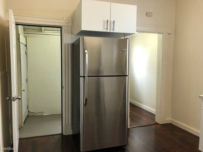 Building Photo - 3 br, 1 bath Duplex - 2027 Myrtle St #2029