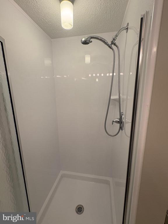 Building Photo - 6 Ballindine Ct