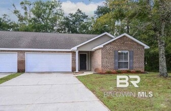 Building Photo - 3823 Chesterfield Ln