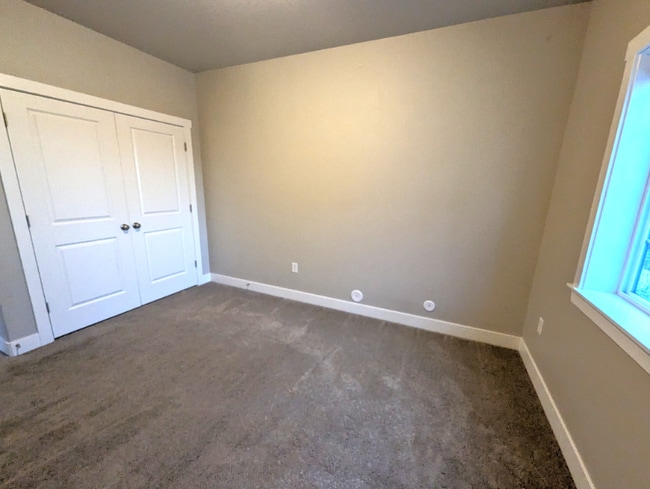 Building Photo - 1558 N 160 W