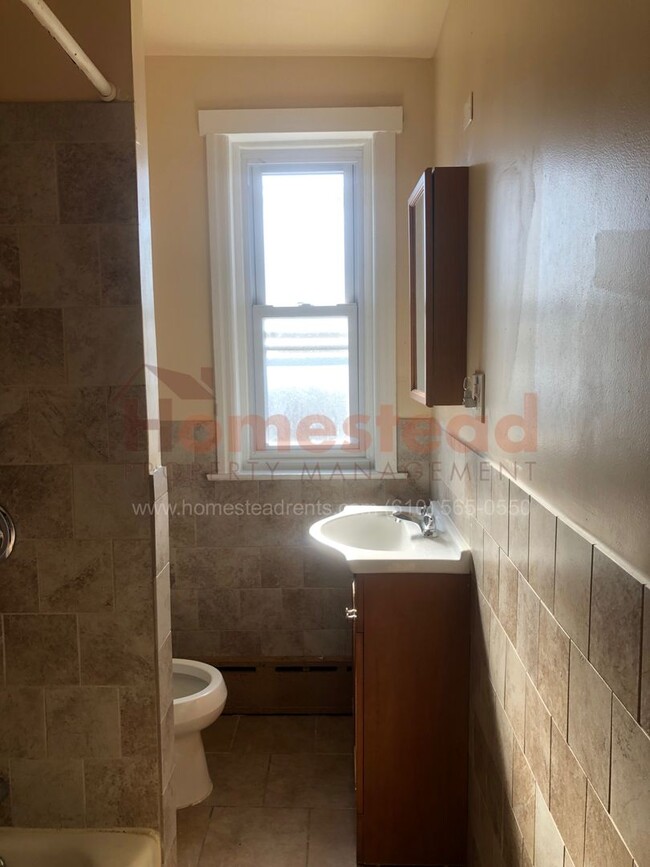 Building Photo - 3 BED, 2 BATH EDDYSTONE HOME