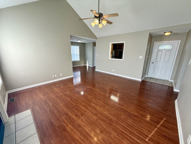 Building Photo - 409 Athena Dr