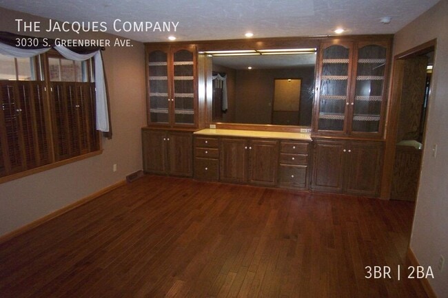 Foto del edificio - 3030 S Greenbrier Ave