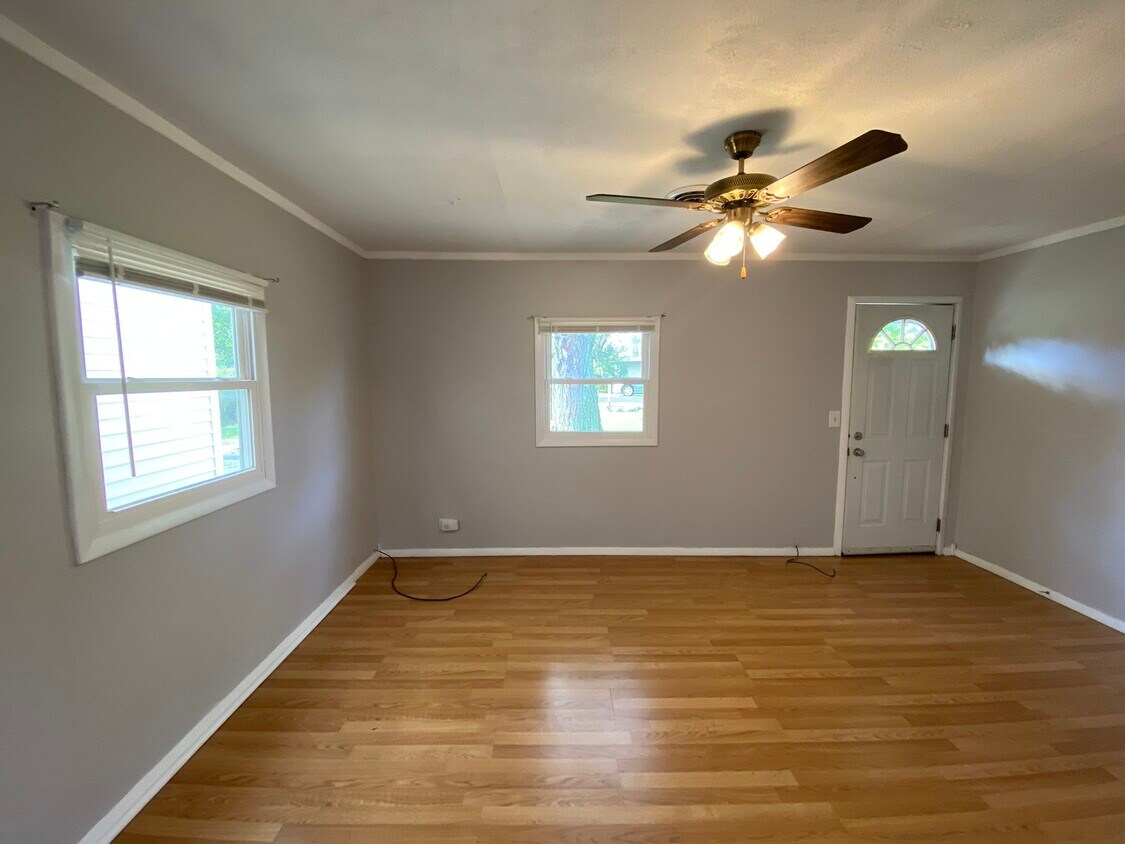 33147 N Indian Ln, Grayslake, IL 60030 House Rental in Grayslake, IL