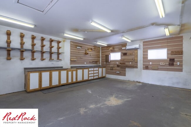 Building Photo - Spectacular Home with Newer Paint and Carp...