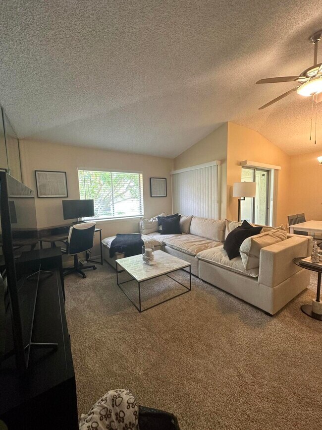 Foto del edificio - 6500 Chasewood Dr