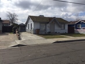 Building Photo - 303 Harding Ave.