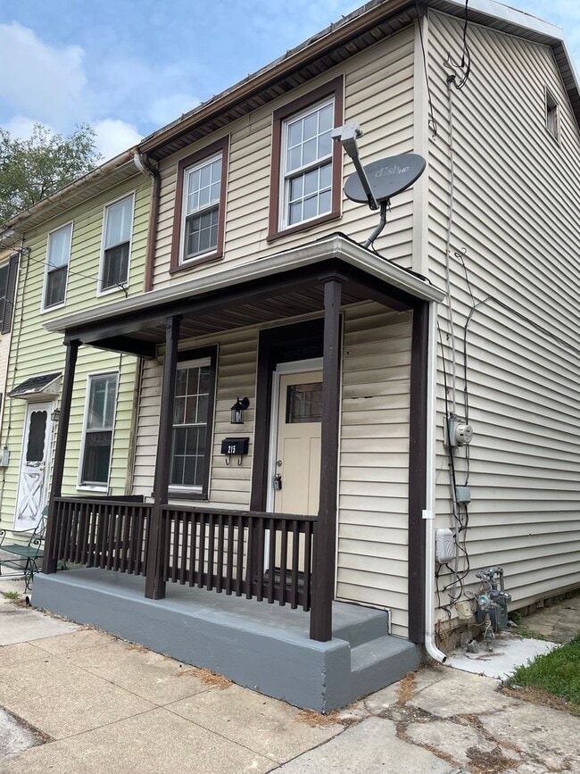 Building Photo - 3 Bedroom 1 Bath in Carlisle, PA!
