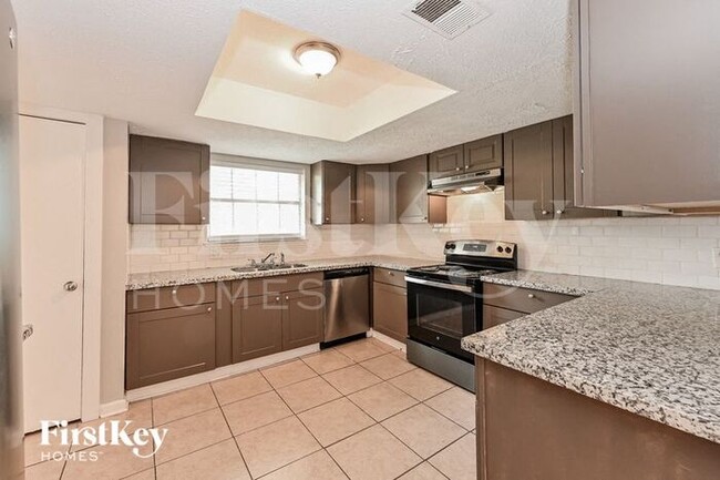Building Photo - 1022 Romaine Ln