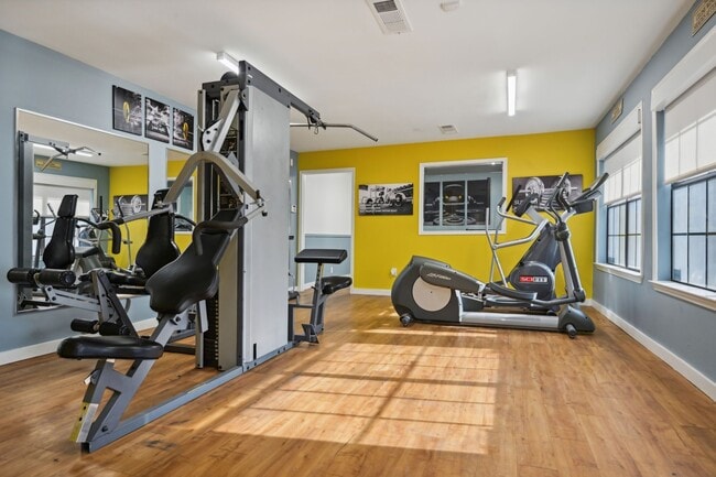 forest-ridge-apartments-denton-tx-fitness-center-weight-machine - Forest Ridge Apartments