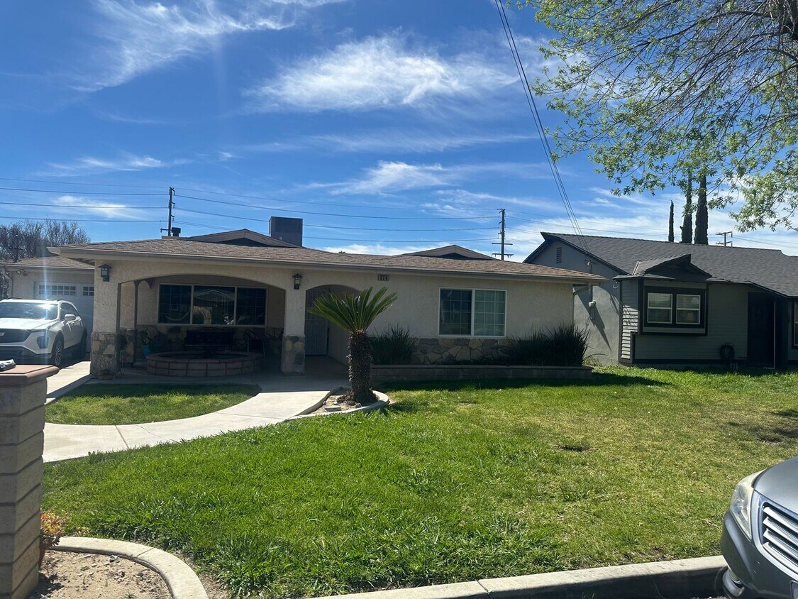 Foto del edificio - Colton Home!