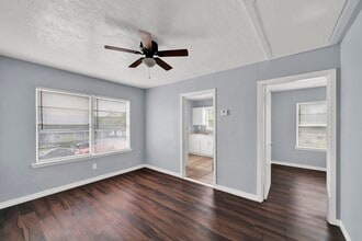 Building Photo - 1009 Witter St