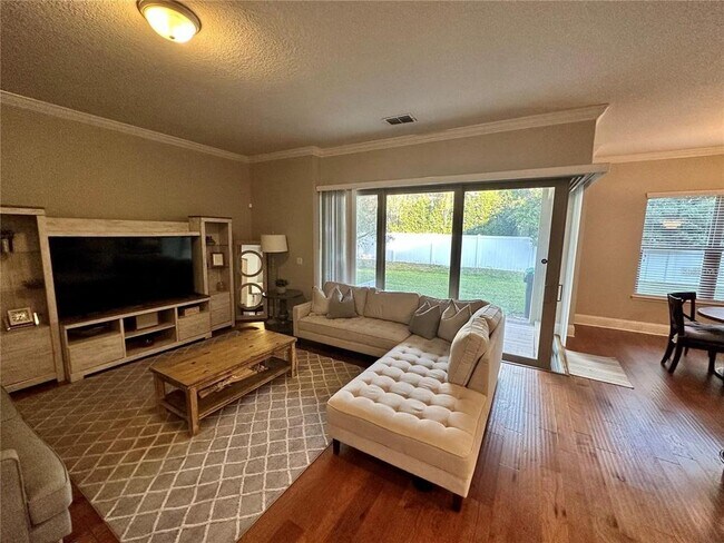 Foto del edificio - 9569 Royal Estates Blvd