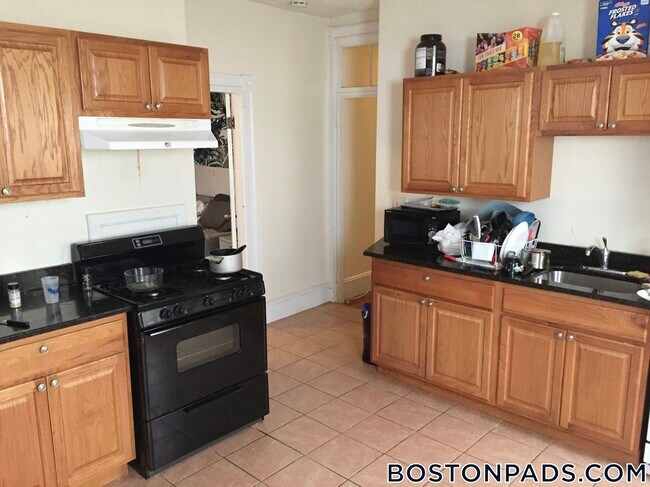 Building Photo - 55 Calumet St