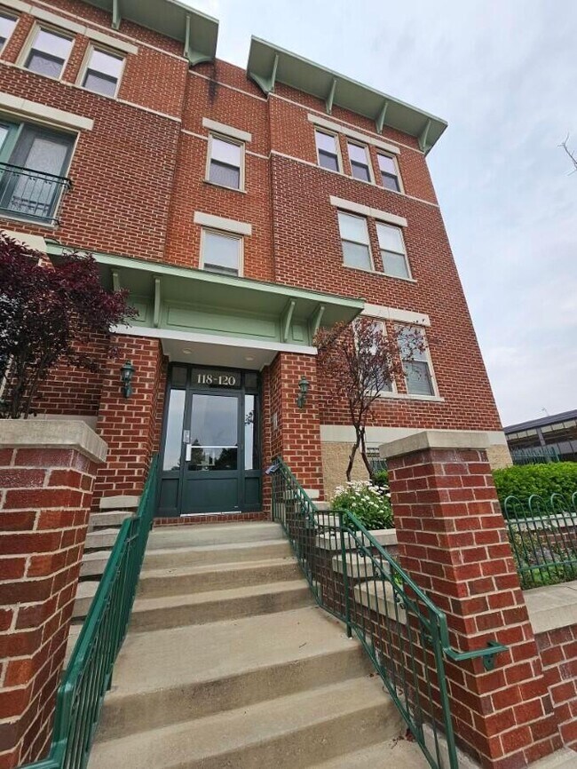 Foto del edificio - 120 E Mound St