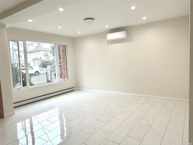 Foto del edificio - 2610 E 26th St