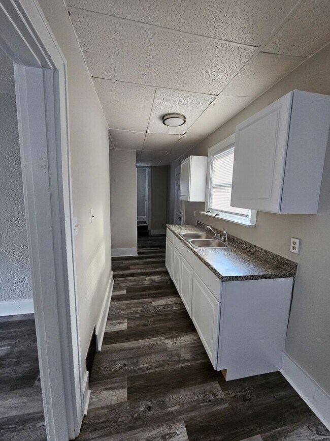 Building Photo - 3591 Van Antwerp PL | 3 Beds, 1 Bath