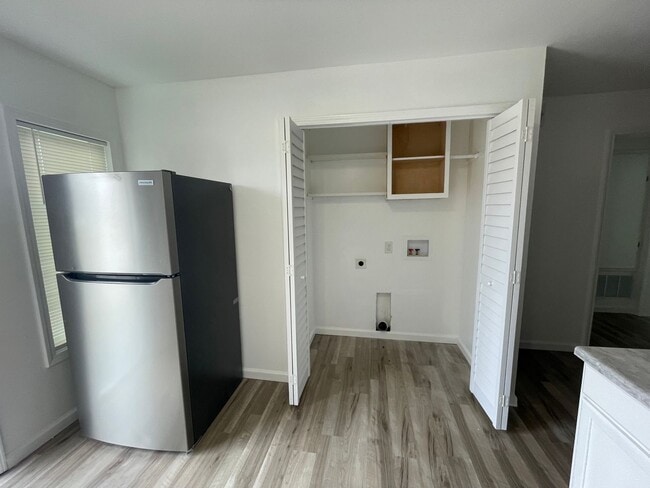 Building Photo - Pleasant 2-Bedroom, 1-Bath Duplex for Rent – Updated and Move-In Ready!