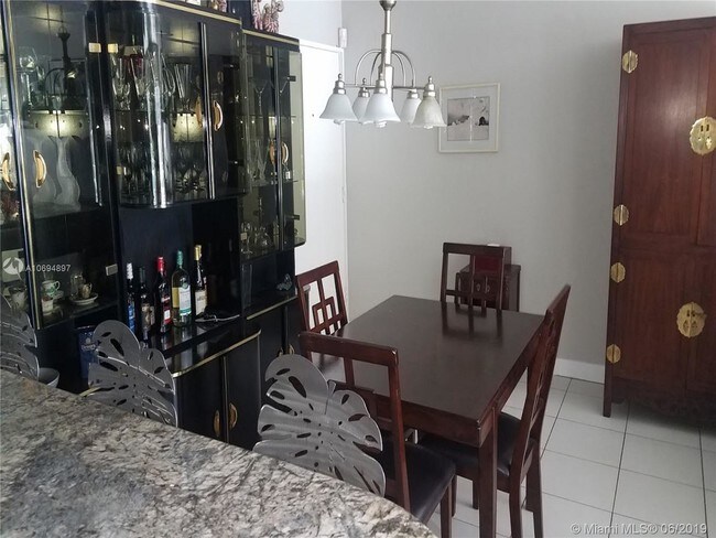Foto del edificio - 1700 SE 15th St