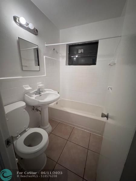 Foto del edificio - 107 SW 18th Ave
