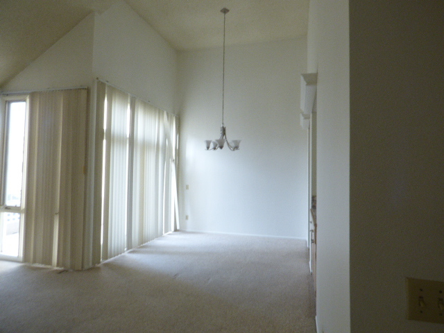 Dining room area - 4012 Nobel Dr