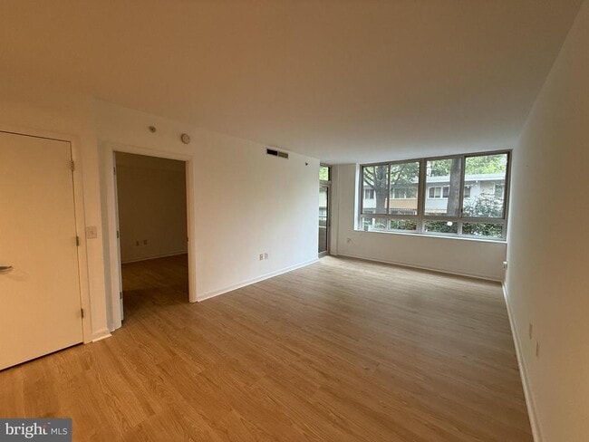 Building Photo - 350 G St SW