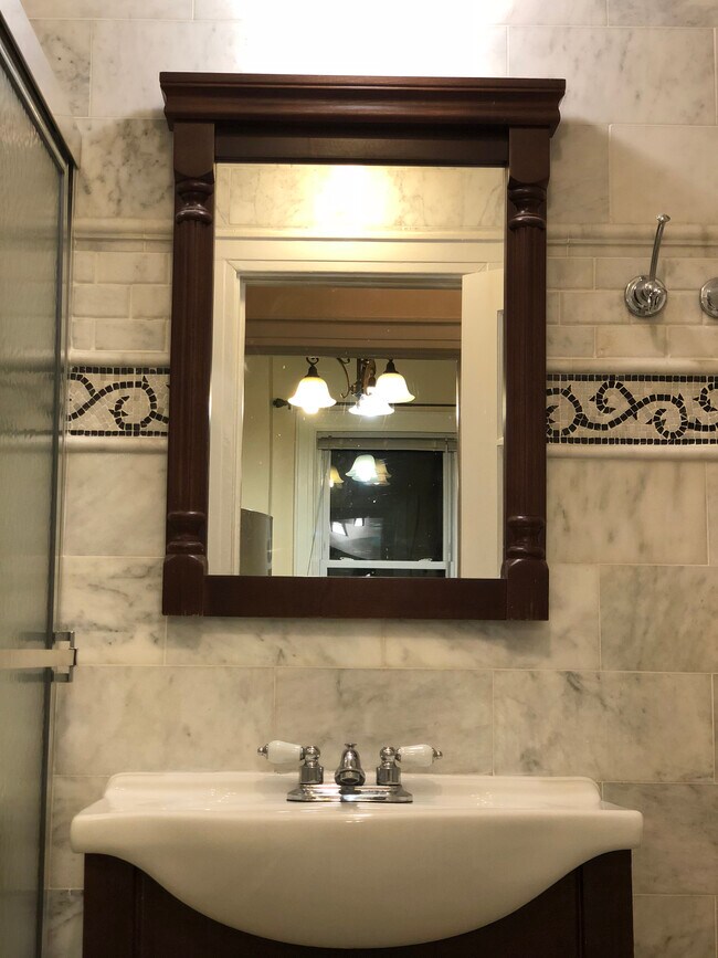 Foto del edificio - 3432 83rd St