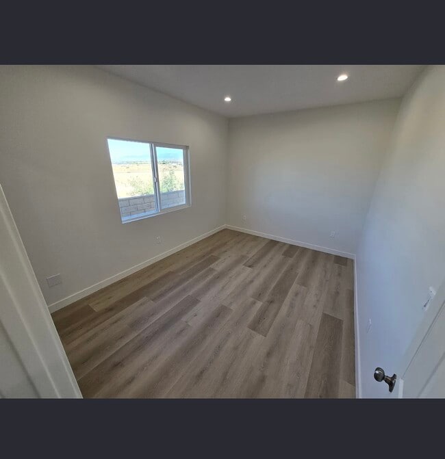 Building Photo - 38212 San Mateo Ave