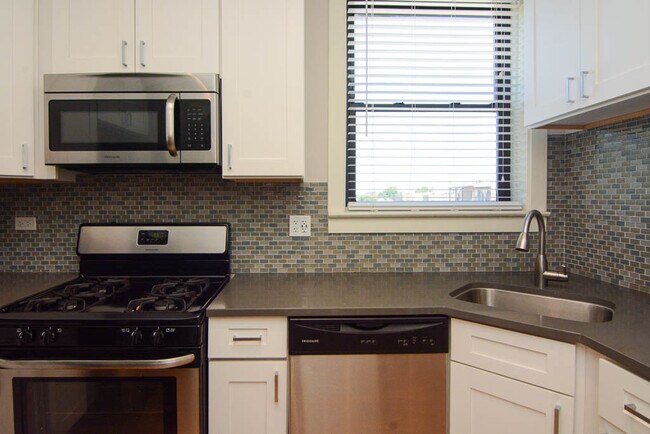 Foto del edificio - 2323 N Rockwell St