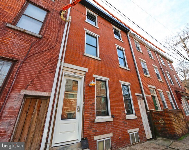 Building Photo - 130 W Laurel St