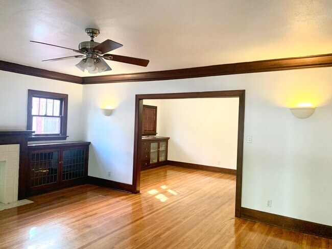 Building Photo - 1400 N Formosa Ave