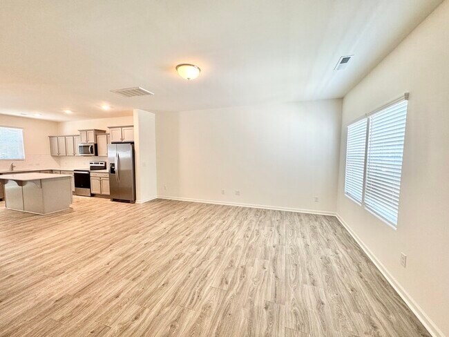 Foto del edificio - 3BD/2.5 bath townhome minutes from I- 85 and historic downtown -FREE MONTH RENT MOVE IN SPECIAL