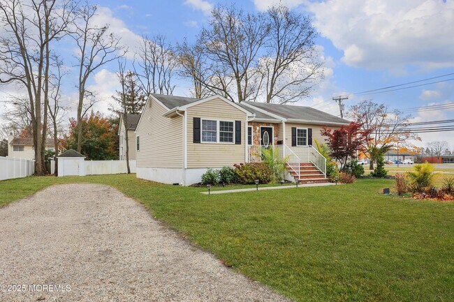 Foto del edificio - 58 Richardson Ave