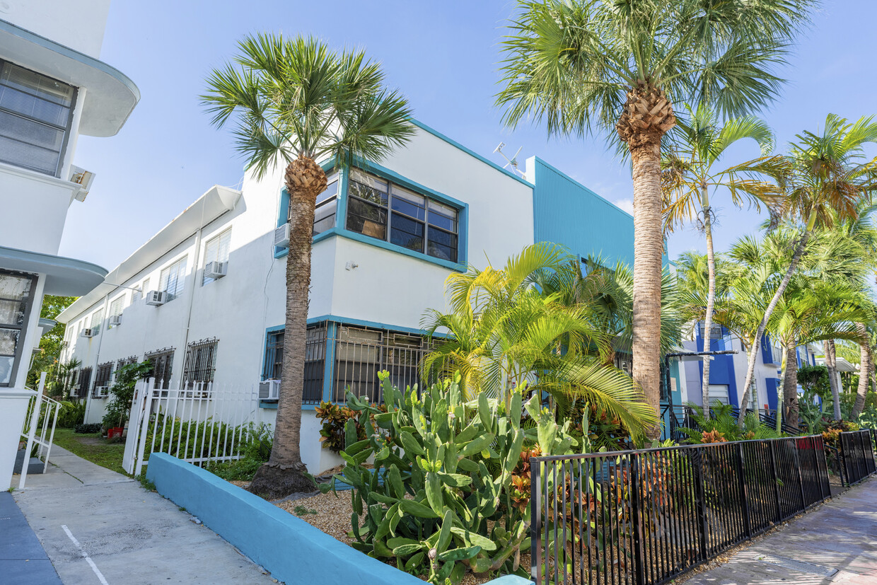 Primary Photo - 6844 Harding Ave