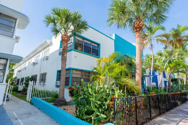 Building Photo - 6844 Harding Ave