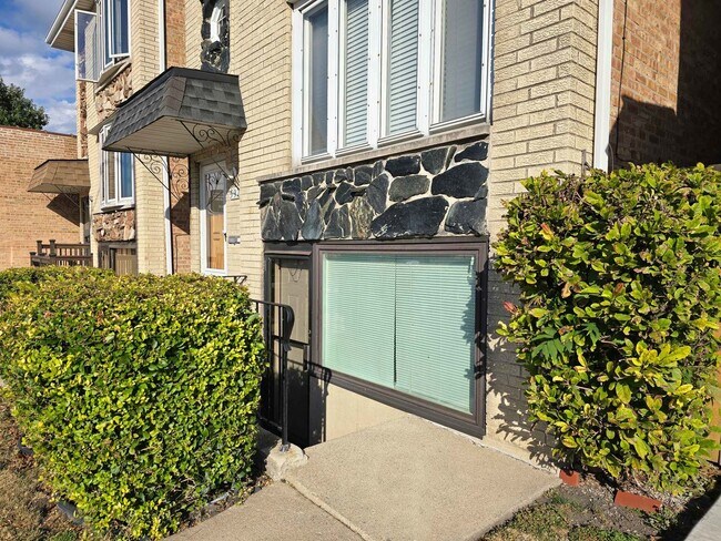 Foto del edificio - 5972 S Archer Ave