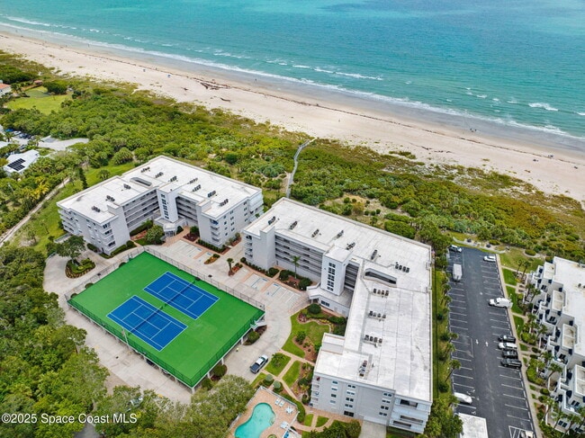 Foto del edificio - 8700 Ridgewood Ave