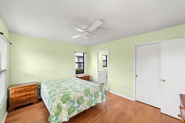 Building Photo - 725 Vivienda W Blvd