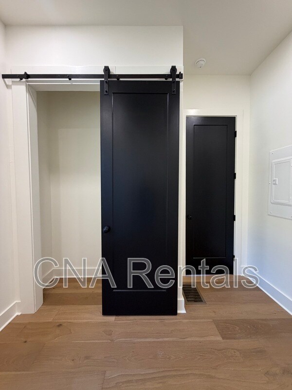 Foto del edificio - 294 Roy St SW