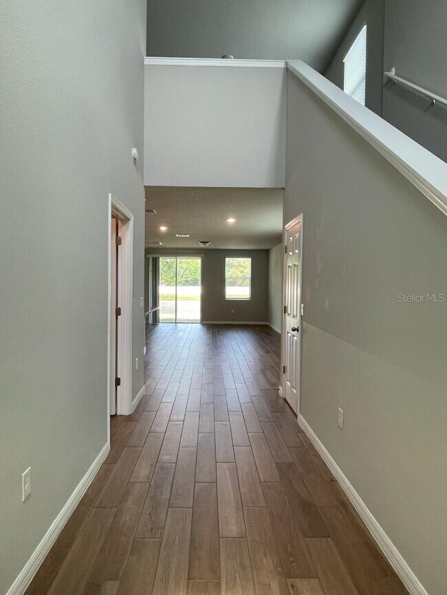Foto del edificio - 5273 Sanders Oak Trl