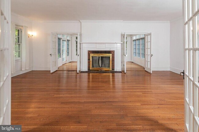 Foto del edificio - 254 Jefferson Rd