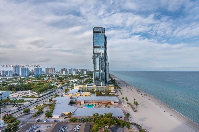 Building Photo - 18201 Collins Ave