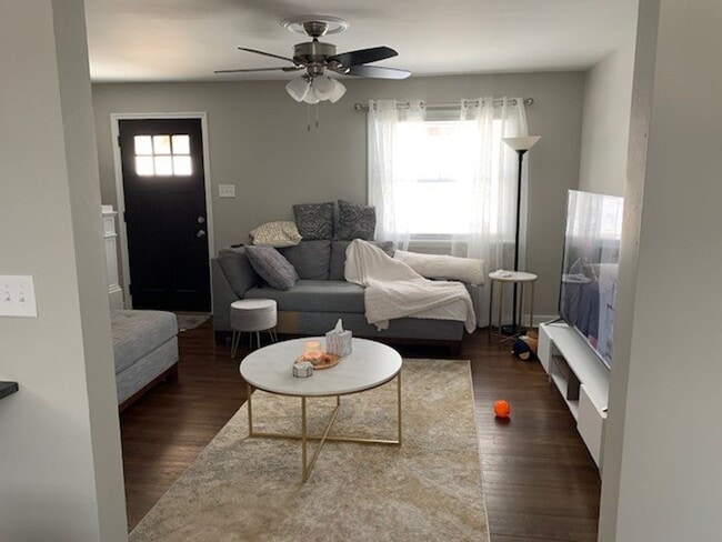 Building Photo - MODERN 2 BEDROOM, 1 BATHROOM TOWNHOUSE - GARFIELD