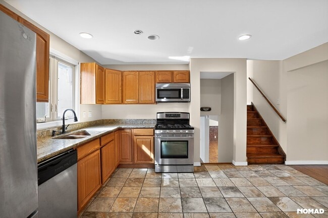 Building Photo - 526 Marquette Ave