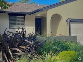 Building Photo - 135 Vineyard Cir