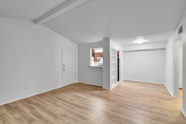 Foto del edificio - Covington Creek Apartment