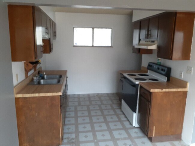 Building Photo - 255 N Michigan St