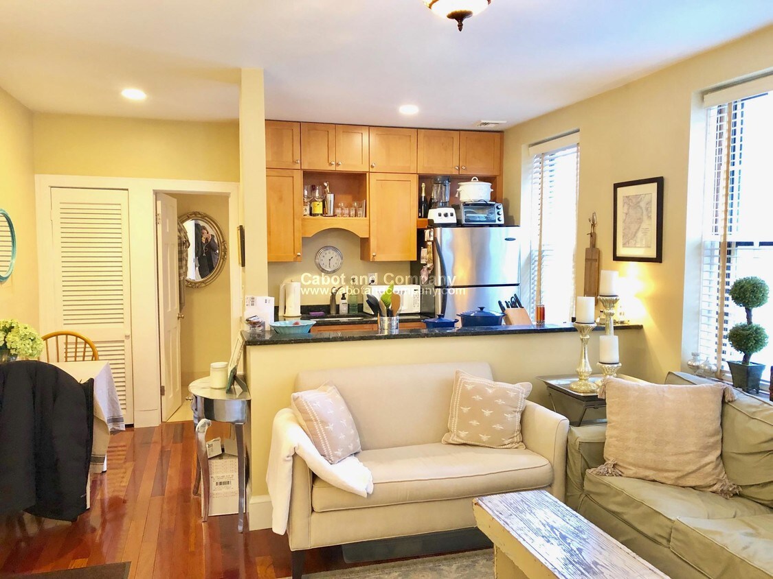 Foto principal - 9 Revere St