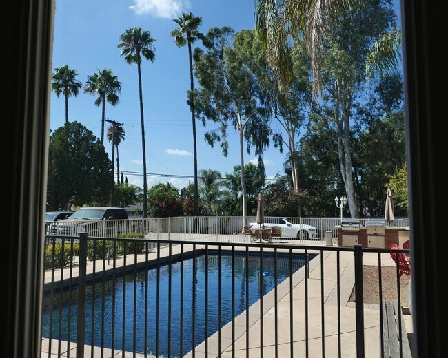 Foto del edificio - 10916 Arleta Ave